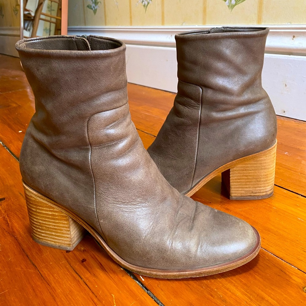 Coclico Women’s Leather Ankle Boots, Wooden Stacked Heel, 40
